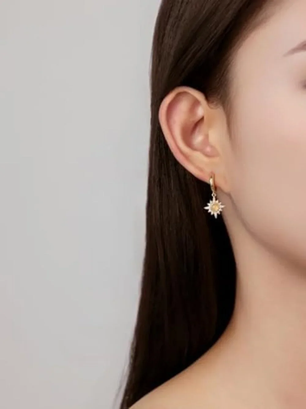 Stylish 14K Gold Drop Earrings for Women - Elegant Sun Design, Perfect Gift!